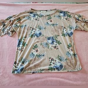 Women's Short Sleeve Soft Top NWOT